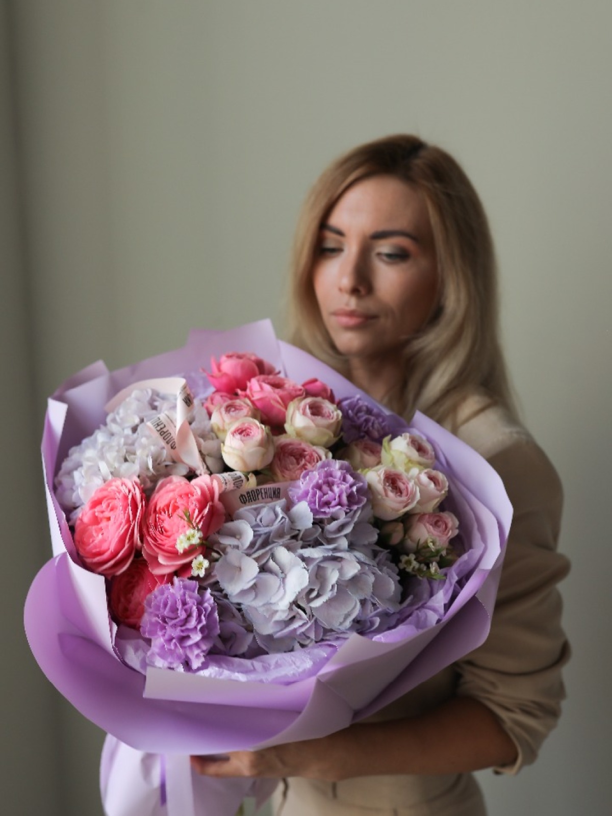 Галерея товара Букет в модной упаковке