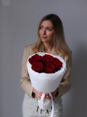 Букет из 5 красных роз