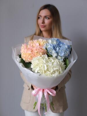 Букет из 3х гортензий