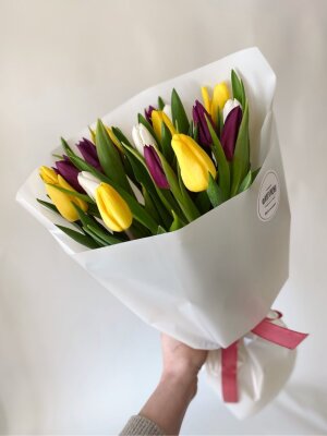 Букет из 25 тюльпанов микс