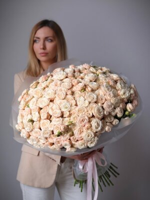 Букет из 75 роз Бомбастик