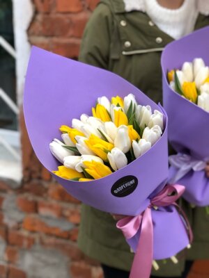 8 марта #60 букет из 31 тюльпана микс