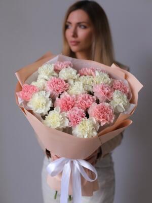 Букет из 21 диантуса