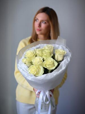Букет из 9 белых роз