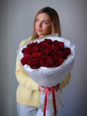 Букет из 15 красных роз